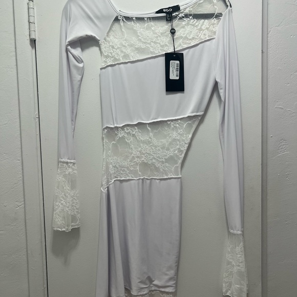 BRAND NEW Elegant White Lace Cut Off-Shoulder Dress - Picture 3 of 6